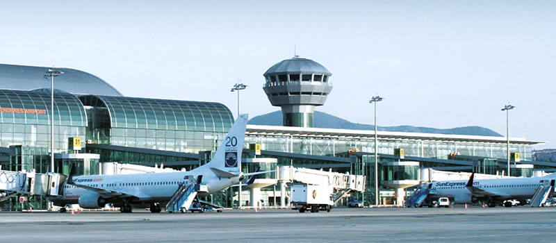 adb_autovermietung_am_flughafen_izmir_adnan_menderes_mietwagen